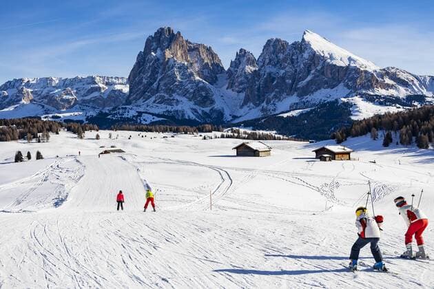 ITA, Italien, St. Ulrich, Ortisei, 27.12.2018: Seiser Alm, Skigebiet Gröden, Val Gardena. Ideales Skigebiet für Familien am Fuß des Schlern, dem Wahrzeichen Südtirols.