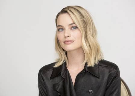 November 20, 2017 - Hollywood, California, U.S. - Australian Actress MARGOT ROBBIE promotes the film I, Tonya In Hollywood. Hollywood U.S. - ZUMAg203 20171120_zap_g203_031 Copyright: xArmandoxGallox