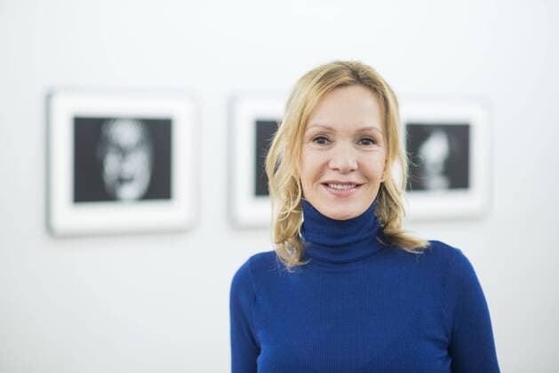 Entertainment Themen der Woche Entertainment Bilder des Tages Schauspielerin Katja Flint posiert in der Rostocker Kunsthalle vor ihren Fotos. In ihrer ersten ersten Einzelausstellung als Fotografin zeigt Flint unter dem Titel Eins werden 32 Schwarz-Weiß-Fotografien. ROSTOCK *** Actress Katja Flint poses in front of her photos in the Rostocker Kunsthalle In her first solo exhibition as a photographer, Flint shows 32 black and white photographs ROSTOCK under the title One werden 32 Schwarz Weiß Fotografien ROSTOCK Copyright: FrankxHormannx xnordlicht