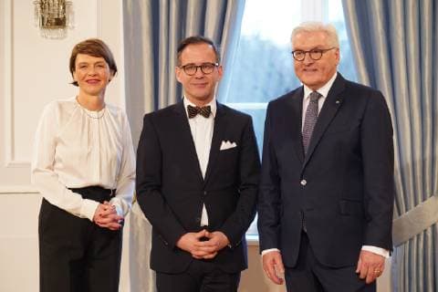 10.01.2019,Berlin,Deutschland,GER, Neujahrsempfang im Schloss Bellevue durch Bundespräsident Frank-Walter Steinmeier und seiner Ehefrau Elke Büdenbender. (m.) Helmut Metzner (Mitglied des Bundesvorstandes des Lesben- und Schwulenverbandes in Deutschland. *** 10 01 2019 Berlin Germany GER New Years reception at Schloss Bellevue by Federal President Frank Walter Steinmeier and his wife Elke Büdenbender m Helmut Metzner Member of the Federal Board of the Lesbian and Gay Association in Germany
