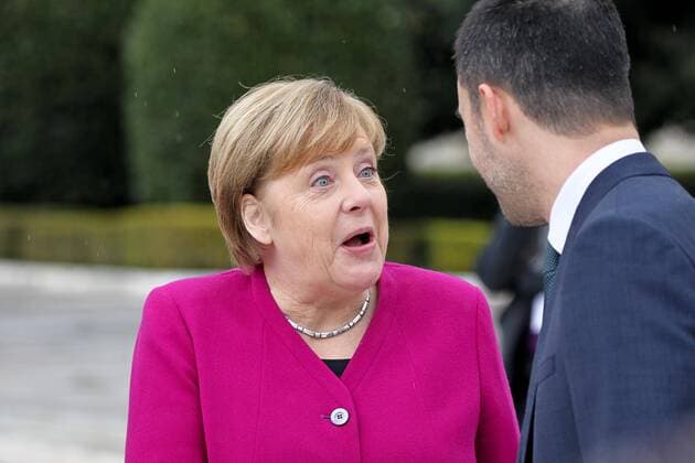 News Themen der Woche KW02 News Bilder des Tages January 11, 2019 - Athens, Greece - German Chancellor Angela Merkel places a wreath at the monument of the Unknown Soldier during her visit in Athens. Athens Greece - ZUMAv62_ 20190111_zaf_v62_001 Copyright: xAristidisxVafeiadakisx