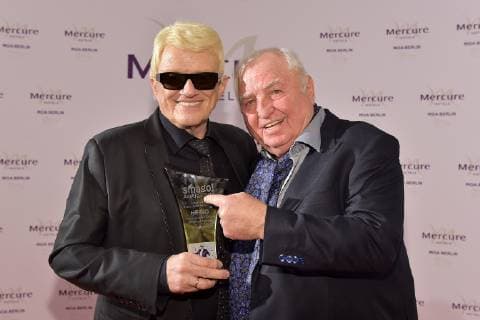 Verleihung 20 Jahre SMAGO AWARD Heino, Ulli Wegner am roten Teppich 20 Jahre Verleihung SMAGO AWARD in Berlin am 13.01.2019