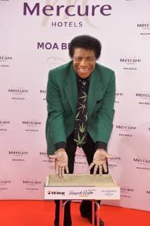 Verleihung 20 Jahre SMAGO AWARD Roberto Blanco am roten Teppich 20 Jahre Verleihung SMAGO AWARD in Berlin am 13.01.2019