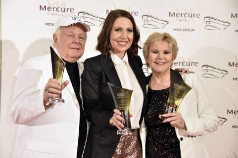 Graham Bonney, Christin Deuker und Peggy March bei der Verleihung des smago! Award 2019 im Mercure Hotel MOA. Berlin, 13.01.2019