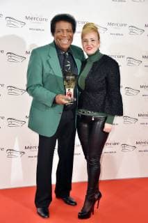 Roberto Blanco mit Ehefrau Luzandra bei der Verleihung des smago! Award 2019 im Mercure Hotel MOA. Berlin, 13.01.2019