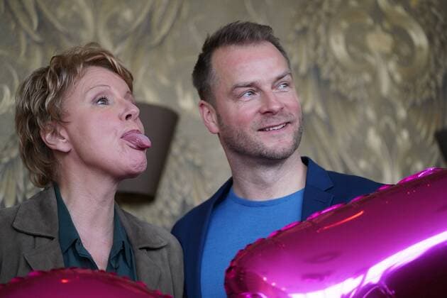 Entertainment Themen der Woche KW03 Entertainment Bilder des Tages GER, Pressefototermin ZDF 25. Film Krimireihe Marie Brand, und das Spiel mit dem Glueck 15. 01.2019, Hotel im Wasserturm, Kaygasse 2, Koeln, GER, Pressefototermin ZDF 25. Film Krimireihe Marie Brand, und das Spiel mit dem Glueck , im Bild picture shows: Hinnerk Schönemann Schoenemann Schauspieler und Assistent von Marie Brand, Mariele Millowitsch Schauspielerin und Hauptdarstellerin in der Serie Marie Brand , *** GER press photo session ZDF 25 film crime series Marie Brand and the game with luck 15 01 2019 Hotel im Wasserturm Kaygasse 2 Koeln GER press photo session ZDF 25 film crime series Marie Brand and the game with luck picture shows Hinnerk Schönemann Schoenemann actor and assistant of Marie Brand Mariele Millowitsch actress and leading actress in the series Marie Brand nordphotoxMeuter nph00351