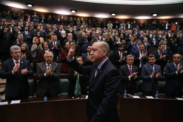 News Themen der Woche KW03 News Bilder des Tages (190115) -- ANKARA, Jan. 15, 2019 -- Turkish President Recep Tayyip Erdogan (Front) greets lawmakers of Justice and Development Party in the parliament in Ankara, Turkey, on Jan. 15, 2019. Recep Tayyip Erdogan said Tuesday that his country would establish a safe zone in northern Syria, following a phone call with U.S. President Donald Trump amid a row over Turkey s threat to attack the U.S.-backed Kurdish militia in Syria. ) TURKEY-ANKARA-ERDOGAN-PARLIAMENT-SPEECH MustafaxKaya 