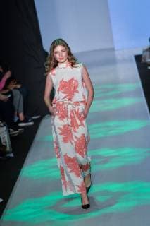(190116) -- GUADALAJARA, Jan. 16, 2019 -- A model presents a creation of Gracia during the Intermoda 2019 Fashion Show in Guadalajara, Mexico, on Jan. 15, 2019. ) MEXICO-GUADALAJARA-INTERMODA FASHION SHOW-GRACIA XinxYuewei 