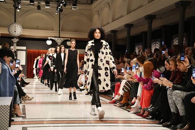 Models bei der Marc Cain Fashion Show auf der Fashion Week Berlin Autumn Winter 2019 in der Train Station. Berlin, 15.01.2019