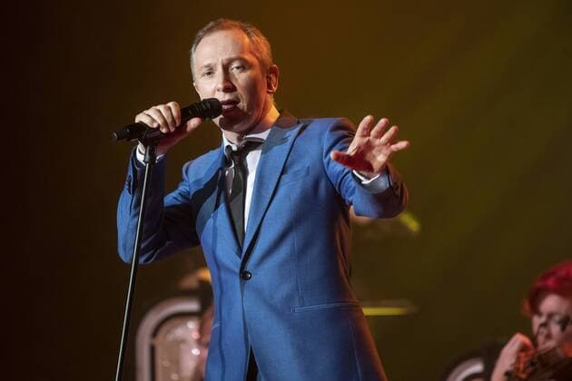 Entertainment Themen der Woche KW03 Entertainment Bilder des Tages Helmut Lotti in der Jahrhunderthalle Frankfurt Der belgische Sänger Helmut Lotti und das The Golden Symphonic Orchestra spielten am 16.01.2019 in Konzert in der Jahrhunderthalle Frankfurt. Der 49-jährige gilt als erfolgreichster Sänger der belgischen Region Flandern. *** Helmut Lotti in the Jahrhunderthalle Frankfurt The Belgian singer Helmut Lotti and The Golden Symphonic Orchestra played in concert in the Jahrhunderthalle Frankfurt on 16 01 2019 The 49-year-old is considered the most successful singer of the Belgian region Flanders KONZHELMUTLOTTI