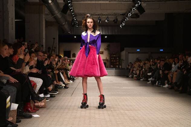 Model bei der Marina Hoermanseder Fashion Show auf der Fashion Week Berlin Autumn Winter 2019 im Vollgutlager. Berlin, 17.01.2019