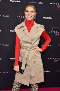 Viviane Geppert bei der Maybelline Fashion Show auf der Fashion Week Berlin Autumn Winter 2019 im Postbahnhof. Berlin, 17.01.2019