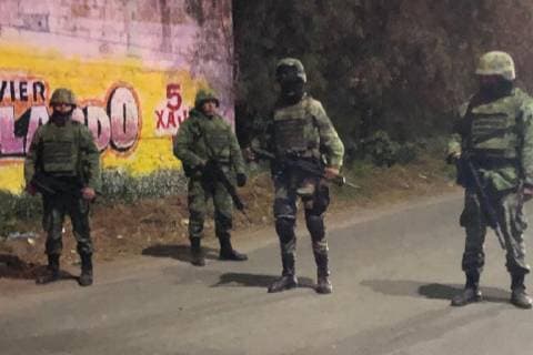 January 18, 2019 - EUM20190118NAC38.JPG .TLAHUELILPAN, Hgo. ExplosionExplosion-Ducto.- 18 de enero del 2019. Hasta el momento se reportan mas de 70 heridos y 20 fallecidos por la explosion de una fuga de combustible de San Primitivo en el municipio de Tlahuelilpan, Hidalgo. En la imagen militares resguardan la zona. Foto: Agencia EL UNIVERSALEELG Copyright: xElxUniversalx