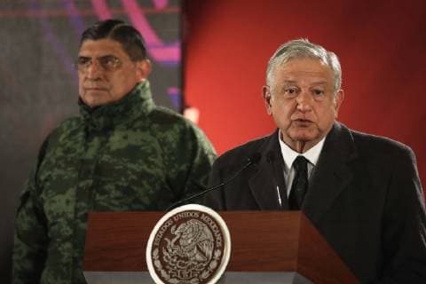 Mexiko, Explosion einer Pipeline in Tlahuelipan January 19, 2019 - EUM20190119NAC06.JPG .CIUDAD DE MEXICO. PresidencyPresidencia-AMLO.- 19 de enero de 2019. El presidente Andres Manuel Lopez Obrador, ofrece su mas sentido pesame a los familiares de las victimas de la explosion ocurrida la noche del 18 de enero de 2019 en un ducto de Pemex en Tlahuelilpan, Hidalgo. Lo acompana Cresencio Sandoval, el secretario Defensa Nacional. Foto: Agencia EL UNIVERSALJuan Carlos ReyesEELG Copyright: xElxUniversalx