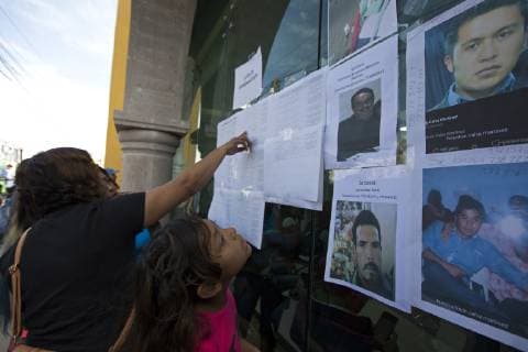 January 19, 2019 - Tlahuelipan, Hidalgo, MEXICO - Saturday, January 19, 2019. Experts from the General Prosecutor s Office of Mexico are working on the recovery of bodies and their identification in the area where a Pemex pipeline exploded yesterday due to a clandestine taking of gasoline by huachicoleros that went out of control and left 67 dead so far, in the San Primitivo community, municipality of Tlahuelilpan, Hidalgo. Photos of the victims are posted in an effort to locate their loved ones, either in the list of disappeared or of those hospitalized. Tlahuelipan MEXICO - ZUMAp124 20190119_zaa_p124_043 Copyright: xAntonioxNavax