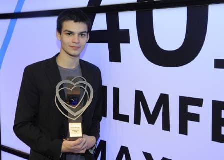 Das 40. Max Ophüls Filmfestival endet am Samstag (19.01.2019) mit der großen Preisverleihung im Saarbrücker E-Werk. Im Bild: Simon Frühwirth erhält den Preis als bester Nachwuchsschauspieler für seine Rolle in Neverland .