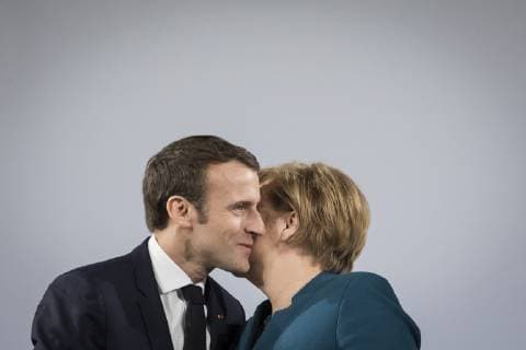 Praesident von Frankreich Emmanuel Macron (L) und Bundeskanzlerin Angela Merkel, CDU, aufgenommen im Rahmen der Unterzeichnung des Vertrages zwischen der Bundesrepublik Deutschland und der Franzoesischen Republik ueber die Zusammenarbeit und Integration (Vertrag von Aachen) in Aachen, 22.01.2019. Aachen Germany
