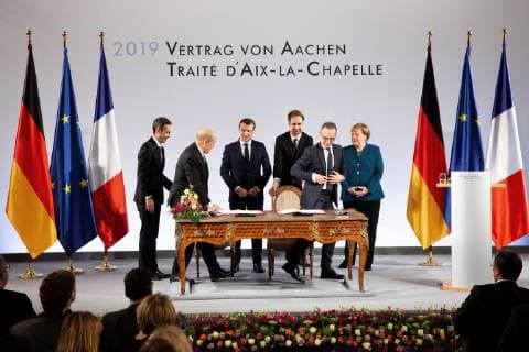 Jean-Yves Le Drian, Emmanuel Macron, Angela Merkel und Heiko Maas bei der Erneuerung des deutsch-französischen Freundschaftsvertrages im Rathaus. Aachen, 22.01.2019