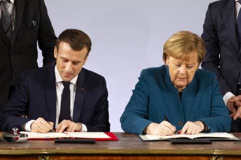 Emmanuel Macron und Angela Merkel bei der Erneuerung des deutsch-französischen Freundschaftsvertrages im Rathaus. Aachen, 22.01.2019