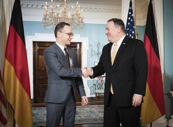 News Themen der Woche KW04 News Bilder des Tages Bundesaussenminister Heiko Maas, SPD, trifft den Aussenminister der Vereinigten Staaten von Amerika, Mike Pompeo, in Washington, 23.01.2019. Washington Vereinigte Staaten von Amerika *** Federal Foreign Minister Heiko Maas SPD meets the Secretary of State of the United States of America Mike Pompeo in Washington 23 01 2019 Washington United States of America Copyright: xXanderxHeinl photothek.netx