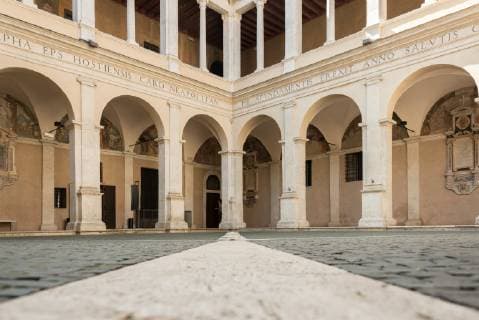 Innenhof eines Klosters Rom Chiostro del Bramante Lazium Italien *** Inner courtyard of a monastery in Rome Chiostro del Bramante Lazium Italy