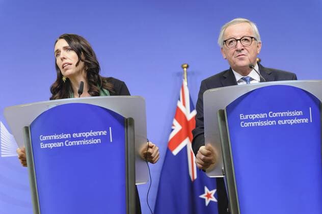 News Bilder des Tages Jacinda ARDERN and Jean Claude Juncker at a press conference at the European Commission in Brussels.  NicolasxLandemardx xLexPictorium LePictorium_0198886