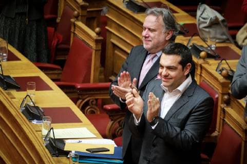 News Bilder des Tages January 25, 2019 - Athens, Greece - Greece s Prime Minister Alexis Tsipras, is congratulated by aides following a vote that ratified the Prespa Agreement at the parliament in Athens. Greek lawmakers have ratified the agreement for the country to drop its objections to neighbouring Macedonia joining NATO if the small country s name is changed to North Macedonia.The ratification vote came after three days of acrimonious debate on the deal, which aimed to end a nearly three decade-long dispute that has kept Macedonia from joining the western military alliance and the European Union. Athens Greece - ZUMAe114 20190125_zaa_e114_003 Copyright: xEurokinissix