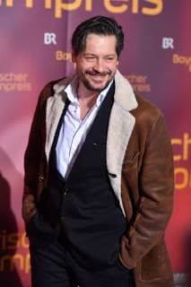 Fritz KARL (Schauspieler), Einzelbild,angeschnittenes Einzelmotiv,Halbfigur,halbe Figur. Bayerischer Filmpreis 2018-Red Carpet,Roter Teppich,am 25.01.2019 im Prinzregententheater in Muenchen.