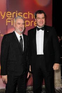 Markus Soeder (Bayerischer Ministerpraesident) und Roland Emmerich, Verleihung des Bayerischen Filmpreis 2019 im Prinzrengententheater in Muenchen am 25.01.2018