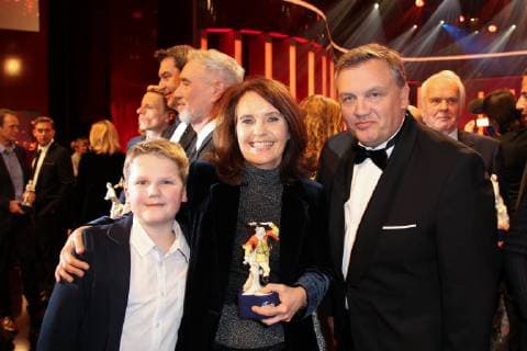 Caroline Link mit Julius Weckauf und Hape Kerkeling, Verleihung des Bayerischen Filmpreis 2019 im Prinzrengententheater in Muenchen am 25.01.2018