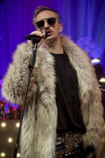 TV Moderator Jan Böhmermann und sein Rundfunk Tanzorchester Ehrenfeld beim Konzert am 25.01.2019 im Haus Auensee Leipzig Copyright: xVIADATAx xHolgerxJohnx , Leipzig Sachsen Deutschland *** TV presenter Jan Böhmermann and his Rundfunk Tanzorchester Ehrenfeld at the concert on 25 01 2019 at Haus Auensee Leipzig Copyright xVIADATAx xHolgerxJohnx Leipzig Saxony Germany