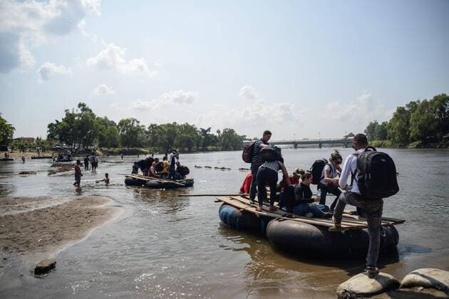 News Themen der Woche KW05 News Bilder des Tages Hondurans cross the Suchiate River, in Ciudad Hidalgo, Mexico, 28 January 2019, willing to start their itinerary across the country in order to head to the United States tomorrow. Migrant caravan waits to start Mexico route heading to the US border !ACHTUNG: NUR REDAKTIONELLE NUTZUNG!  Copyright: xLuisxVillalobosx AME5043 20190128-636843151019172294