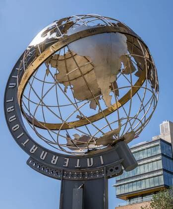 Skulptur International Village Globe, Weltkugel, Innenstadt, Vancouver, British Columbia, Kanada, Nordamerika Copyright: imageBROKER/MoritzxWolf iblmmw04824167.jpg