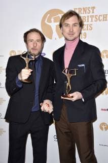 Bjarne Mädel und Lars Eidinger bei der 61. Verleihung vom Ernst-Lubitsch-Preis 2019 im Kino Babylon. Berlin, 30.01.2019