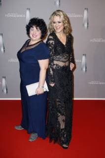 Meltem Kaptan und Lisa Feller bei der Verleihung des Deutschen Fernsehpreises 2019 in der Düsseldorfer Rheinterrasse. Düsseldorf, 31.01.2019