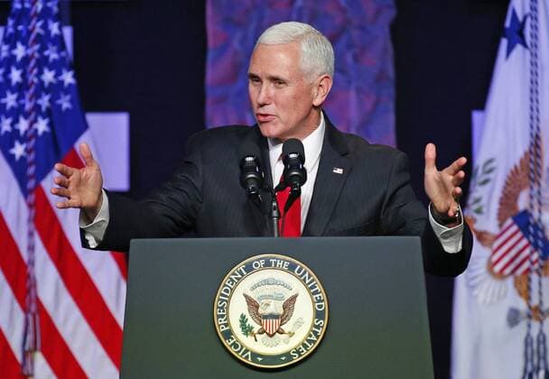 News Themen der Woche KW05 News Bilder des Tages February 1, 2019 - Doral, Fl, USA - Vice President Mike Pence speaks after participating in a roundtable discussion at Iglesia Doral Jesus Worship Center on Friday, February 1, 2019. Pence met with Venezuelan exiles and community leaders including families, political prisoners and former elected officials who were forced to flee their country due to political persecution. Doral USA - ZUMAm67_ 20190201_zaf_m67_010 Copyright: xAlxDiazx