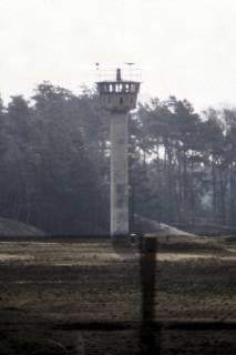 Grenzsperranlage und Grenzmetallzaun an der Staatgrenze zur Deutschen Demokratischen Republik. Bad Bodenteich, 31.01.1980