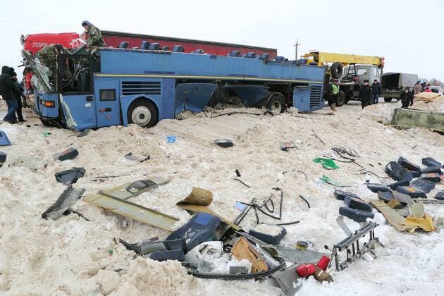 News Themen der Woche KW05 News Bilder des Tages KALUGA REGION, RUSSIA â€“ FEBRUARY 3, 2019: The site of a bus crash that killed at least seven people. The bus carrying 47 passengers including 31 children overturned and landed in a ditch. Anton Zabrodsky TASS  TS09FDDD