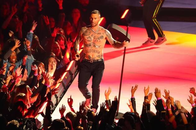 Entertainment Themen der Woche Entertainment Bilder des Tages ATLANTA, GA - FEBRUARY 03: A shirtless Adam Levine performs during the Pepsi Halftime Show during Super Bowl LIII between the Los Angeles Rams and the New England Patriots on February 3, 2019 at Mercedes Benz Stadium in Atlanta, GA. (Photo by Rich Graessle Icon Sportswire) 334311