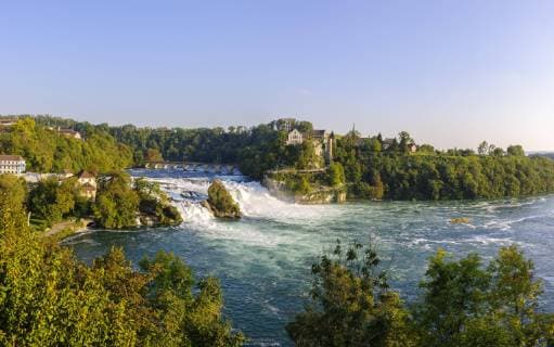 Rheinfall mit Schloss Laufen, bei Schaffhausen, Kanton Schaffhausen, Schweiz, Europa *** Rhine Falls with Schloss Laufen near Schaffhausen Canton Schaffhausen Switzerland Europe Copyright: imageBROKER Lilly ibxtke04830406.jpg