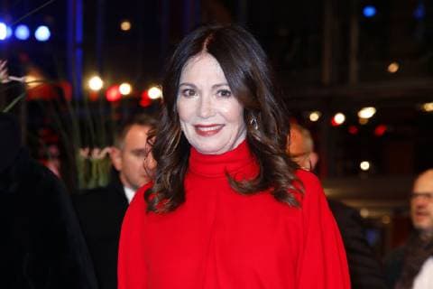 Entertainment Bilder des Tages Iris Berben bei der Eroeffnung der 69. Berlinale mit der Film Premiere von The Kindness of Strangers am 7.02.2019 in Berlin Berlinale Opening mit der The Kindness of Strangers Film Premiere in Berlin, 2019 *** Iris Berben at the opening of the 69 Berlinale with the film premiere of The Kindness of Strangers on 7 02 2019 in Berlin Berlinale Opening with The Kindness of Strangers film premiere in Berlin 2019 
