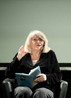 Alice Schwarzer Lesung, Die Autorin Alice Schwarzer hat bei der Eröffnung des Bamberger Literatur Festivals aus ihrem Buch Meine algerische Familie gelesen. Bamberg Bayern Deutschland Hallstadt *** Alice Schwarzer Reading At the opening of the Bamberg Literature Festival, author Alice Schwarzer read from her book My Algerian Family Bamberg Bavaria Germany Hallstadt
