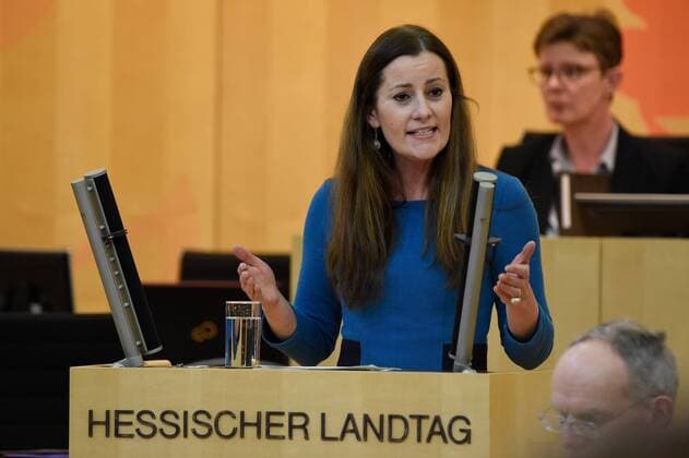 xsmx, Politik, 05.02.2019 Wiesbaden 2. Plenarsitzung im Hessischen Landtag. Im Bild (l-r): Janine Wissler (Fraktionsvorsitzende Die Linke) empoli, azpoli, azlahe, delahe, wiloka, dekrei, emonline Wiesbaden