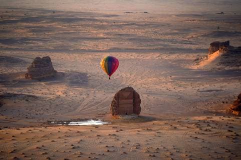 More than 60 balloons took to the sky giving rides to visitors during the Al-Ula Balloon Festival in Al-Ula, Saudia Arabia, from February 1-9, 2019. Part of the Winter at Tantora Festival, the nearly 5-mile journey crosses Al-Ula s stunning landscape and heritage sites like Qasr al Farid and Madin Saleh, the second largest Nabatean city after Petra.  WAX2019020809 HUSSAINxDAGHIRI