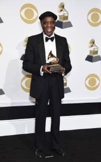 Buddy Guy appears backstage with his award for Best Traditional Blues Album for The Blues Is Alive and Well, during the 61st annual Grammy Awards held at Staples Center in Los Angeles on February 10, 2019.  LAP2019021086 GREGGxDEGUIRE