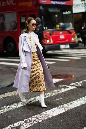 A chic showgoer attending the Kate Spade show during New York Fashion Week - Feb 8, 2019 - NYFW: Fall 2019 Street Style Day 2, New York City New York United States  Copyright: xMichellexSangsterx h_00579194