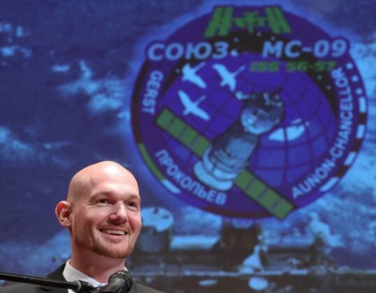 News Themen der Woche KW07 News Bilder des Tages MOSCOW REGION, RUSSIA - FEBRUARY 12, 2019: ISS expedition 56 57 prime crew member, German astronaut Alexander Gerst (ESA) during a ceremony to honor ISS expedition 56 57 prime crew members at the House of Cosmonauts in the town of Zvyozdny Gorodok Star City . Sergei Bobylev TASS  TS0A0B16