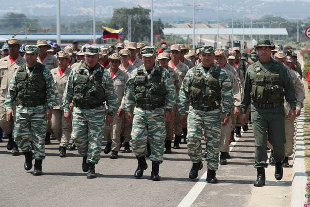 News Themen der Woche KW07 News Bilder des Tages Members of the militias and the Bolivarian National Guard block Las Tienditas international bridge that connects Venezuela with Colombia, in San Antonio del Tachira, Venezuela, 12 February 2019. At the same time, Venezuelans demonstrated to pay homage to the young people who died in the opposition protests and ask that humanitarian aid be allowed into the country. Bolivarian National Guard block humanitarian aid in Las Tienditas international bridge !ACHTUNG: NUR REDAKTIONELLE NUTZUNG!  Copyright: xMauricioxDuenasxCastanedax AME2572 20190212-636856076712084495