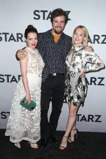 Roxane Mesquida, Beau Mirchoff und Kelli Berglund, die Schauspieler ( Now Apocalypse Serie) beim Starz Red Carpet Event am 12.02.2019 im Rahmen der Winter TCA Tour in Los Angeles 2019 Winter TCA Tour - Starz Red Carpet Event in Los Angeles