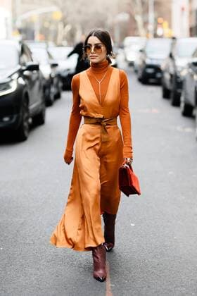 Blogger Camila Coelho posing on the street before the Tibi show during New York Fashion Week - Feb 10, 2019 - NYFW: Fall 2019 Street Style Day 4, New York New York United States  Copyright: xMichaelxIpx h_00580668